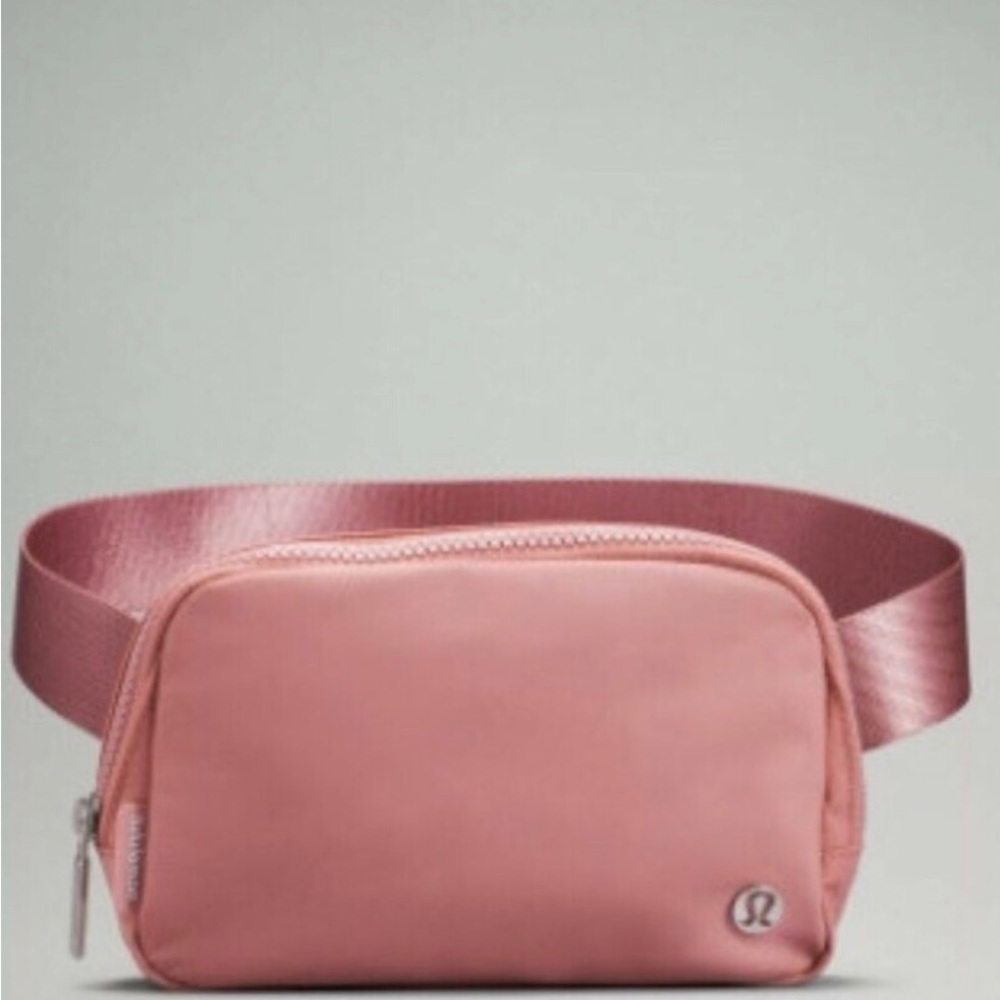LULULEMON EVERYWHERE BELT BAG UNISEX PINK